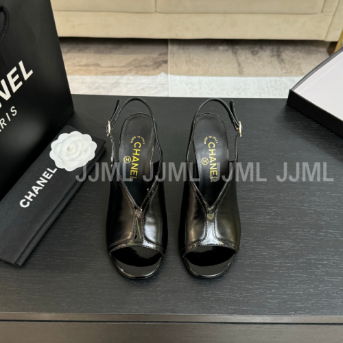 샤넬 25A 공방 샌들 힐 CC로고 유광 블랙