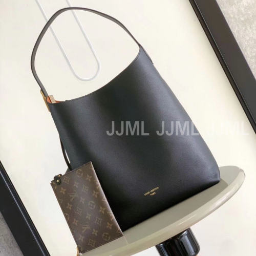 루비비통 로우키 호보백 블랙