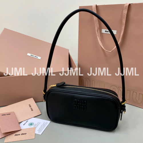 미우미우 벨 블랙