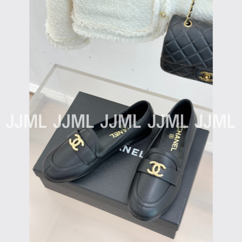 샤넬 로고 레더 로퍼 블랙