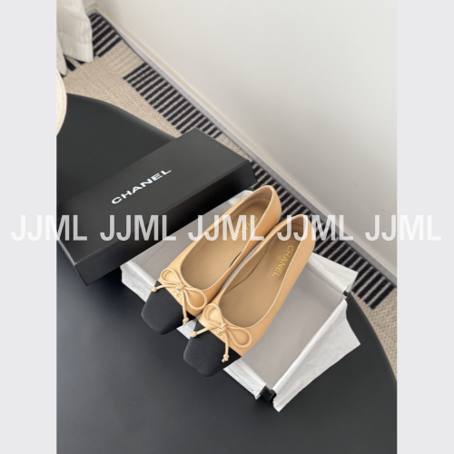 샤넬 클래식 발레리나 그로그랭 토 캡 플랫 슈즈 베이지 블랙