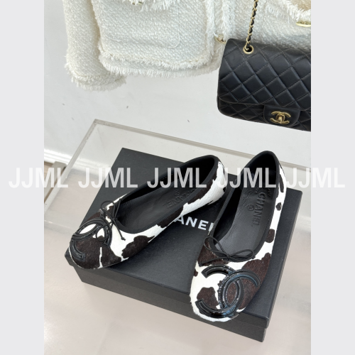 샤넬 발레리나 플랫 카우패턴 블랙