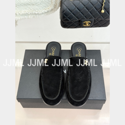샤넬 스웨이드 뮬 블랙