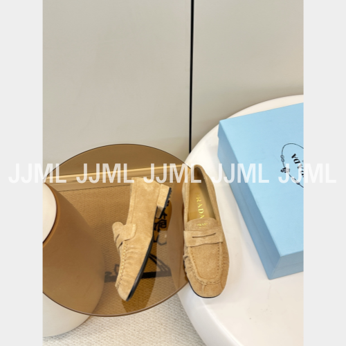 프라다 스웨이드 페니 로퍼 베이지