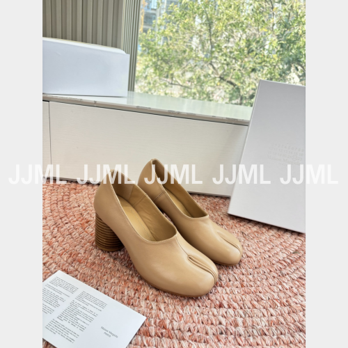 메종마르지엘라 타비 펌프스 베이지