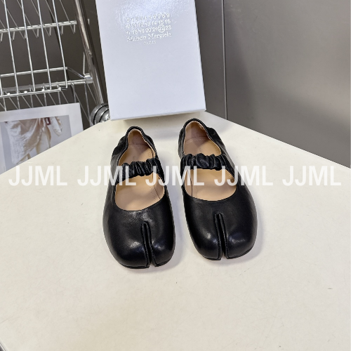 메종마르지엘라 타비 메리제인 플랫 블랙