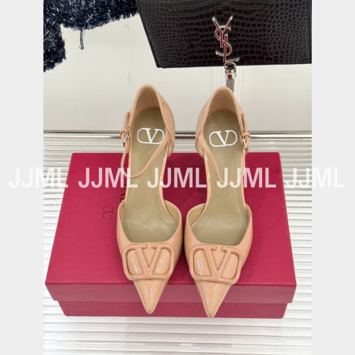 발렌티노 가바라니 V로고 슬링백 펌프스 베이지