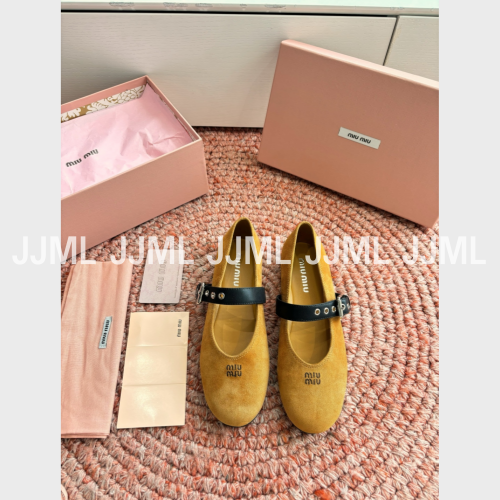 미우미우 스웨이드 발레리나 슈즈 꼬냑