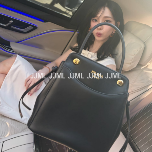 [카리나 PICK] 프라다 캐리백 블랙