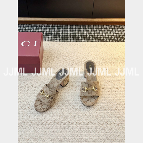 구찌 오리지널 모노그램 패브릭 힐 슬라이드 베이지