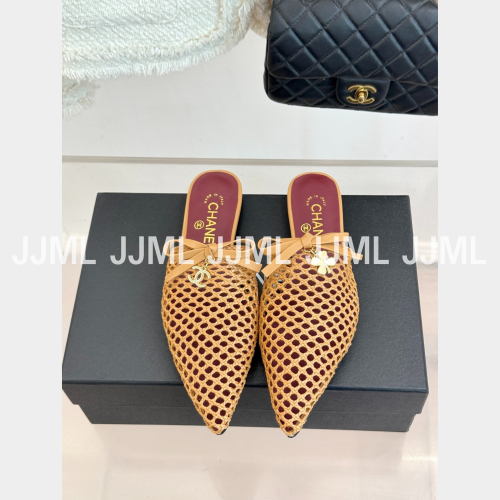 샤넬 26A 더블 C 로우 뮬 베이지