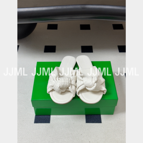보테가베네타 체리 우븐 플랫 뮬 샌들 화이트