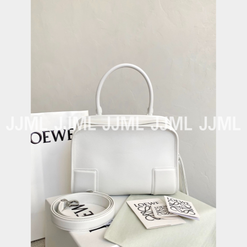 로에베 아마조나 180 화이트