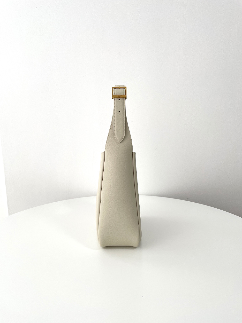가방 화이트 색상 이미지-S62L18