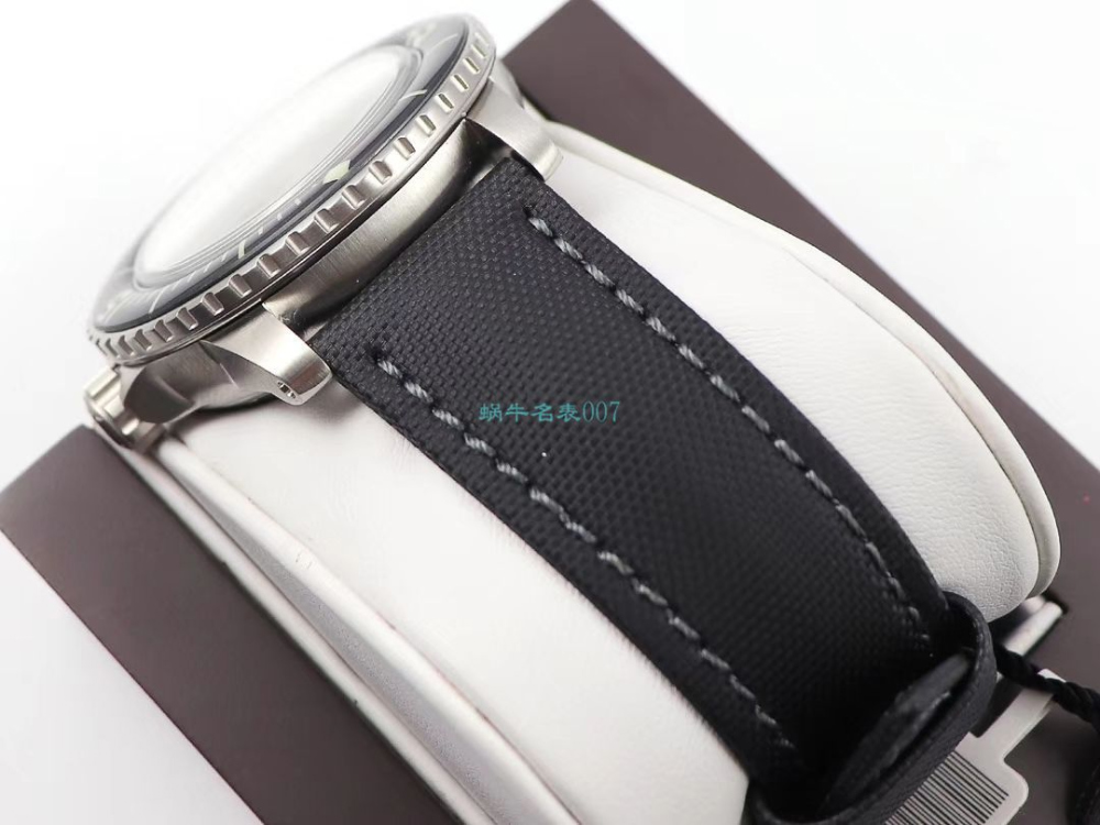 시계 화이트 색상 이미지-S174L10