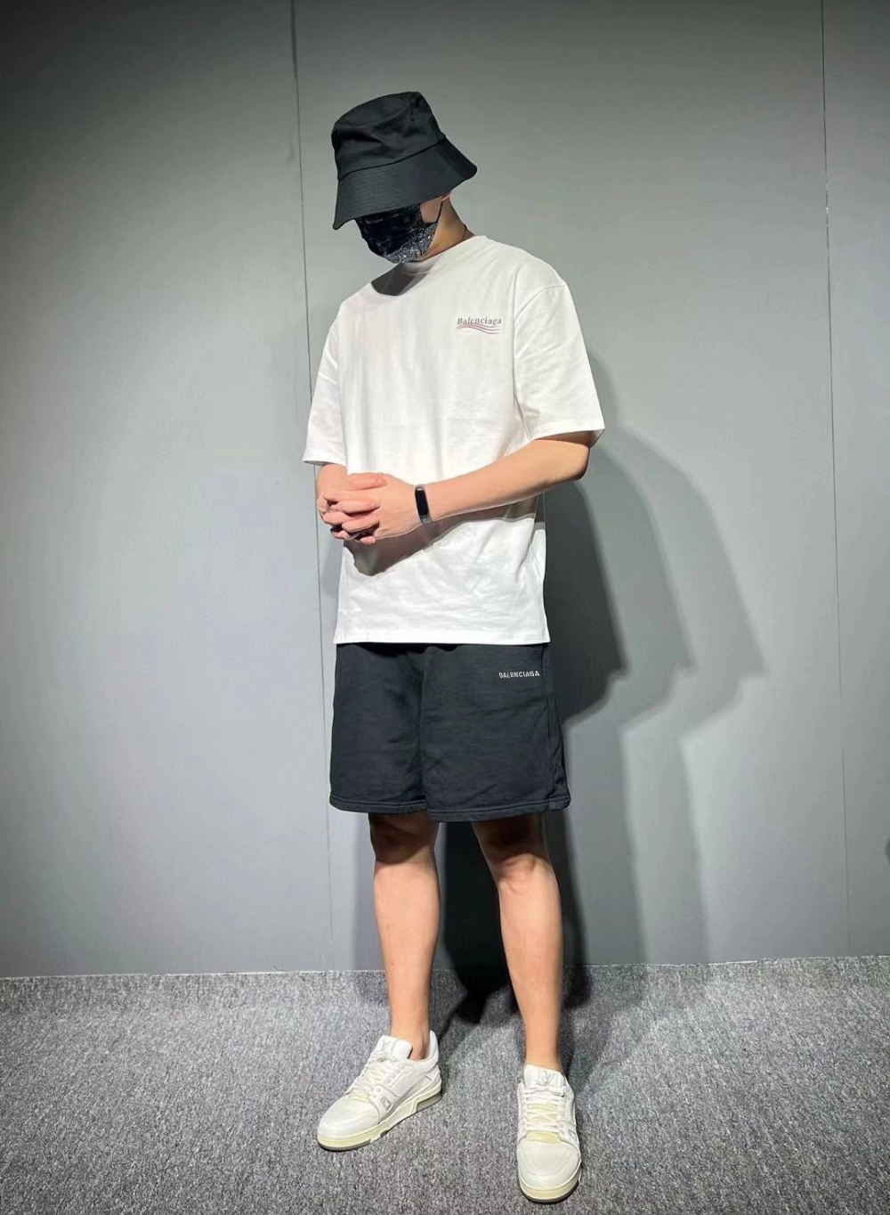 반바지 모델 착용 이미지-S12L9
