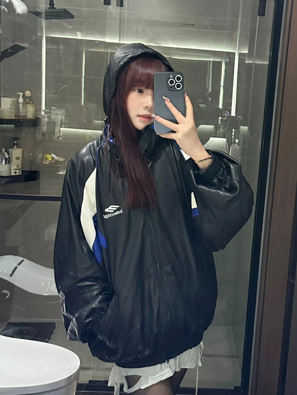 반팔 티셔츠 모델 착용 이미지-S247L8