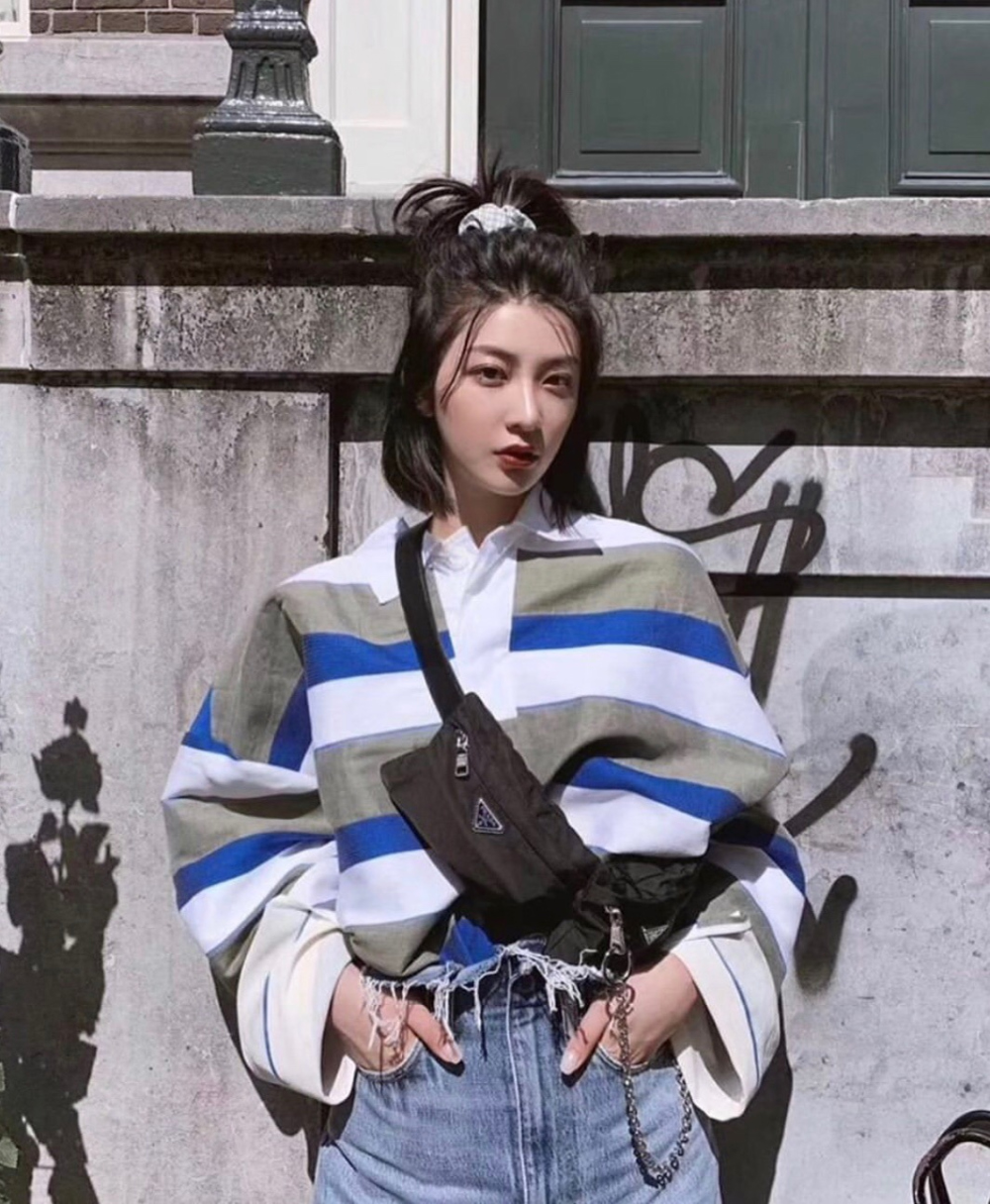 반팔 티셔츠 모델 착용 이미지-S5L10