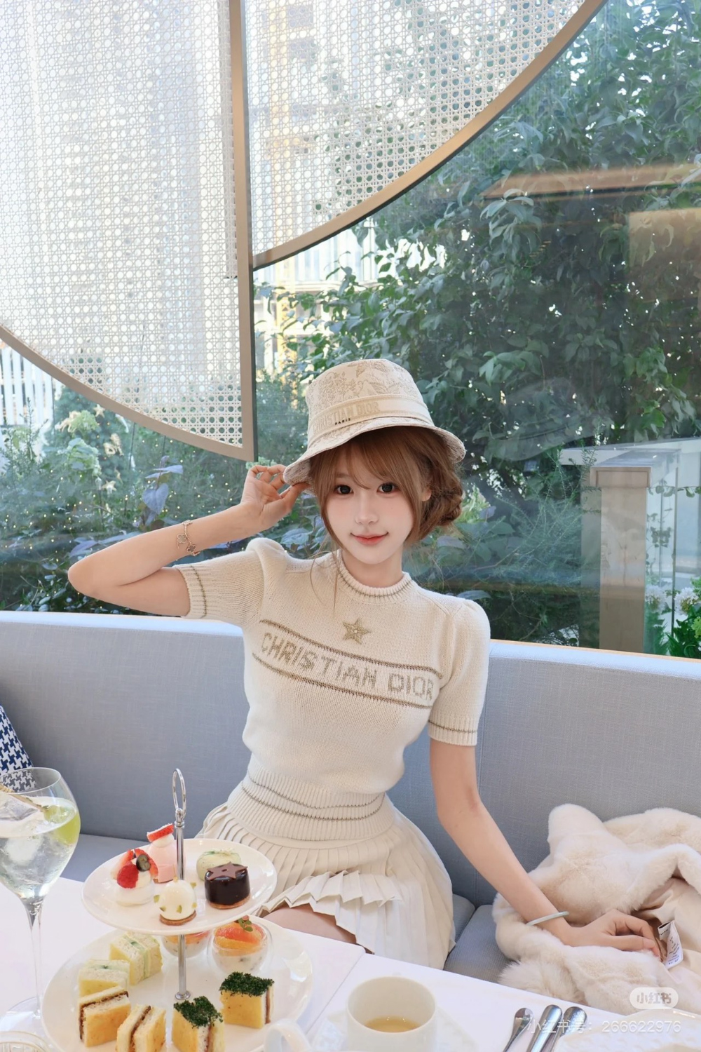 긴팔 티셔츠 모델 착용 이미지-S323L11