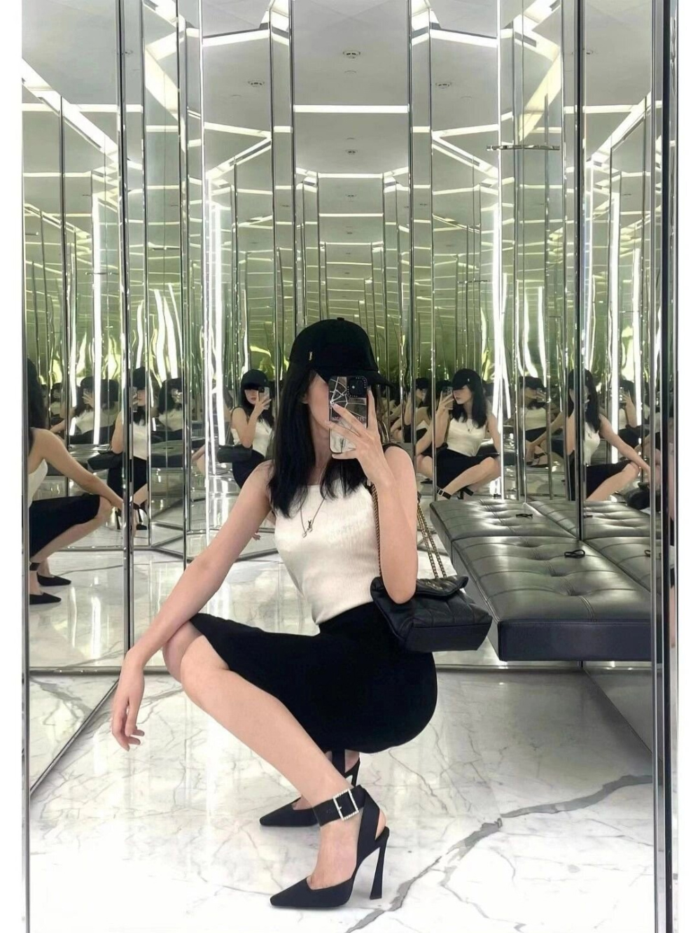 가방 모델 착용 이미지-S56L7