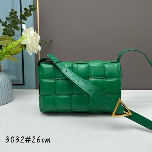 보테가베네타 패딩 카세트백 26cm [그린]