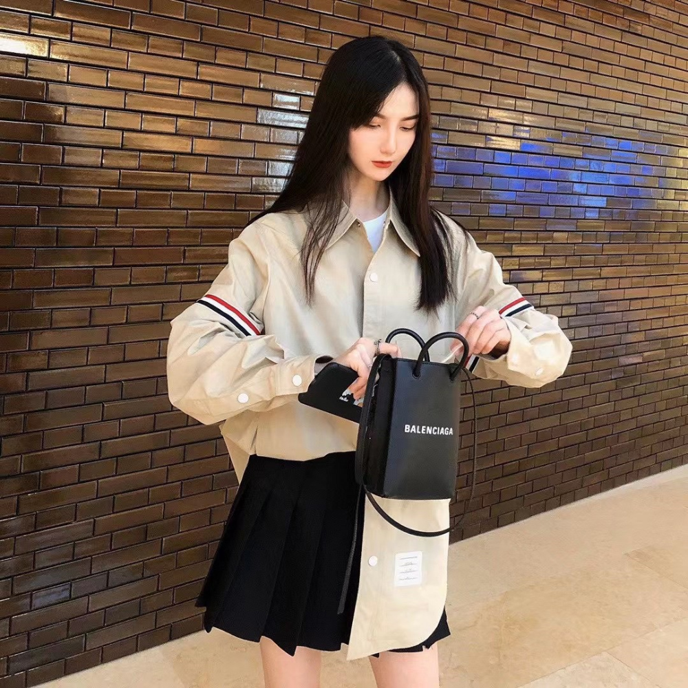 블라우스 모델 착용 이미지-S913L3