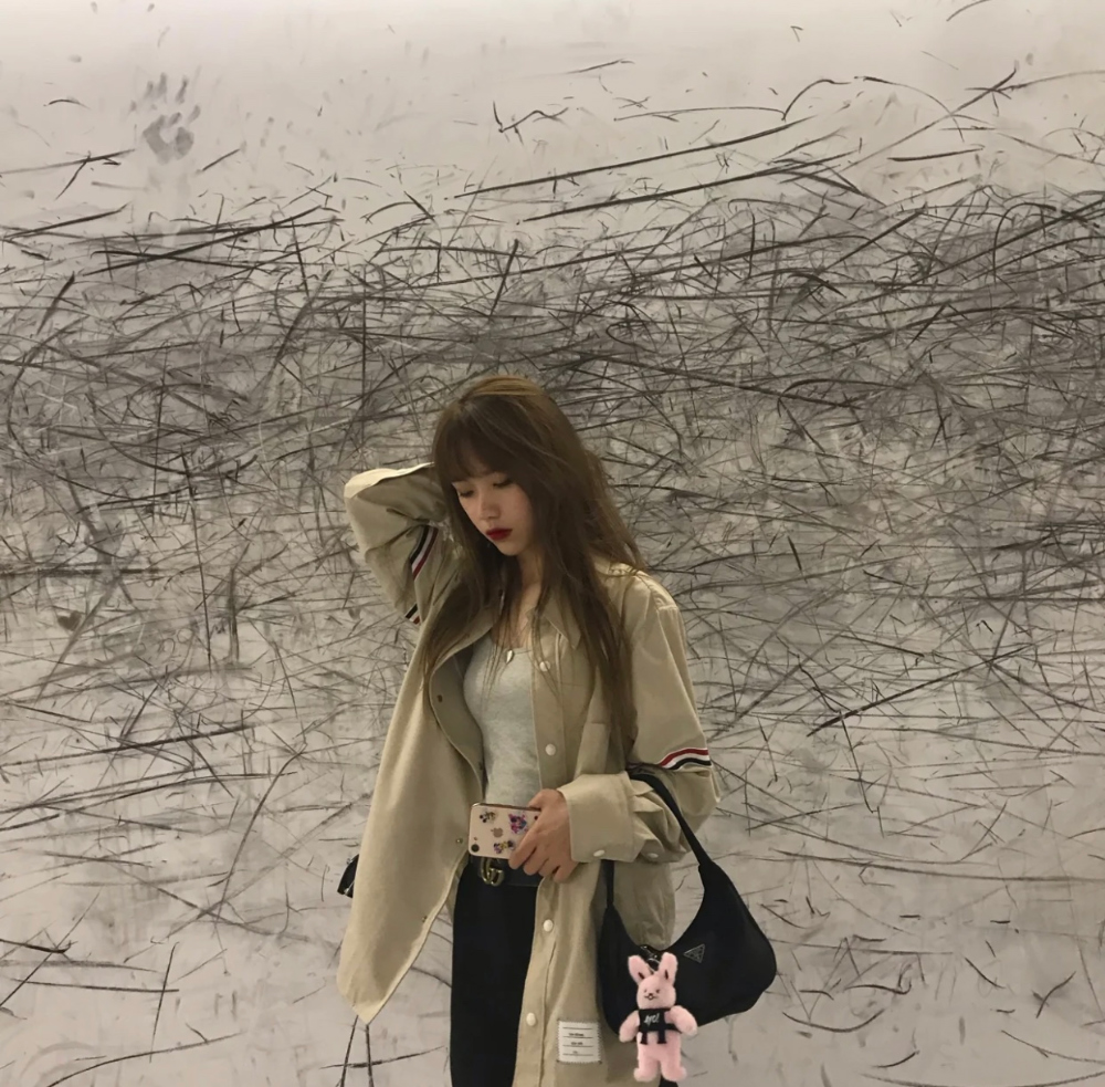 블라우스 모델 착용 이미지-S913L8