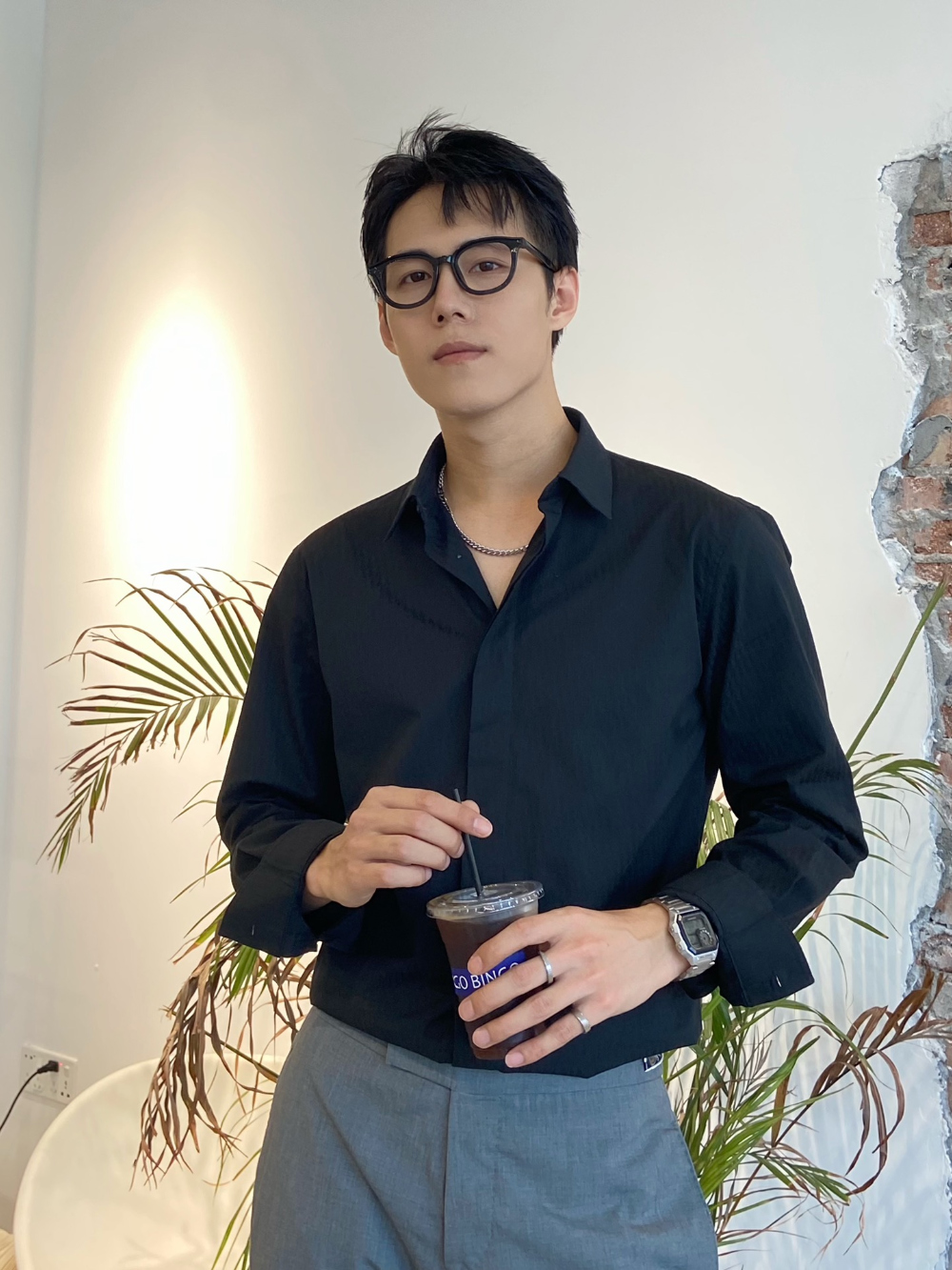 긴팔 티셔츠 모델 착용 이미지-S925L19
