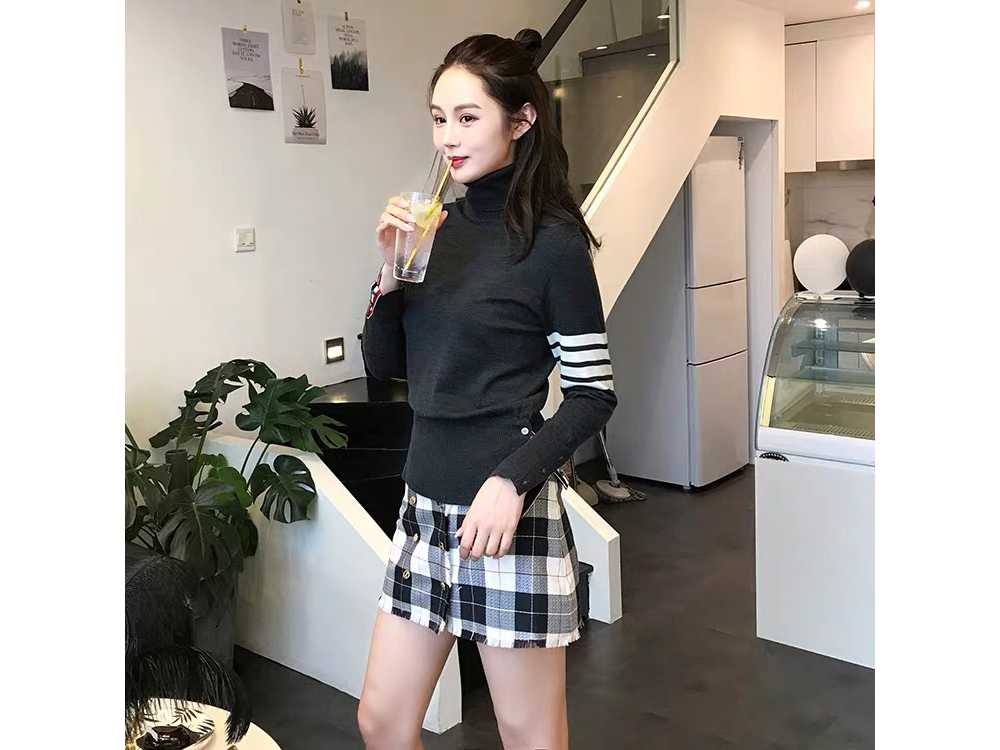긴팔 티셔츠 모델 착용 이미지-S69L13