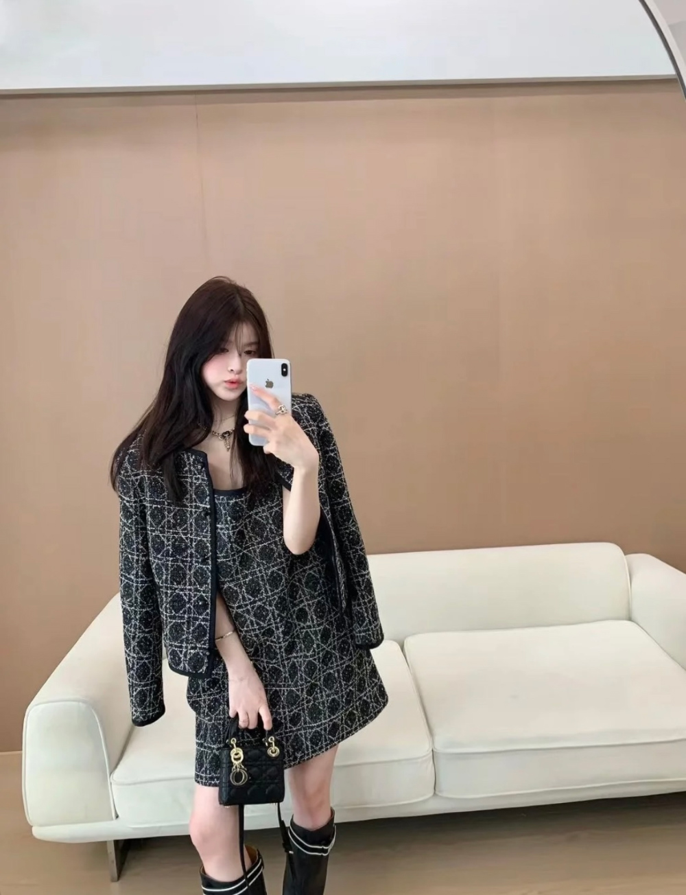 긴팔 티셔츠 모델 착용 이미지-S68L5