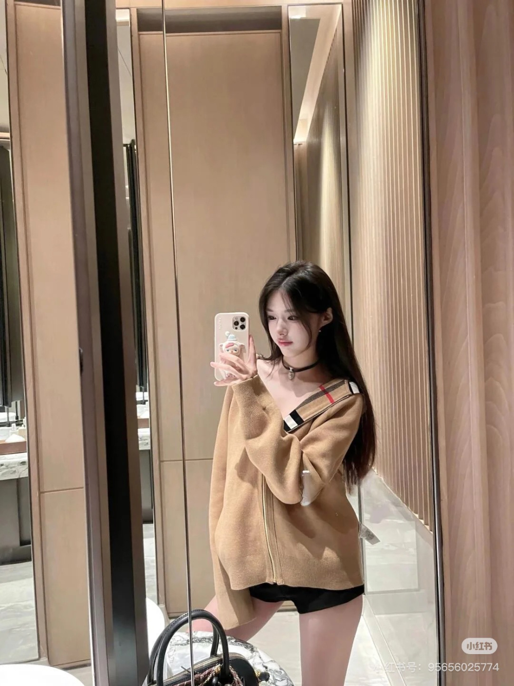 긴팔 티셔츠 모델 착용 이미지-S270L12