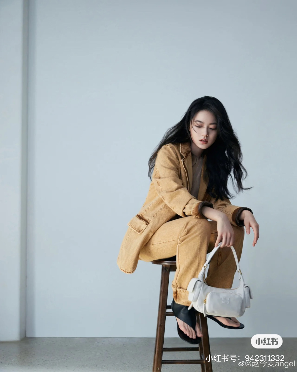 가방 모델 착용 이미지-S277L6