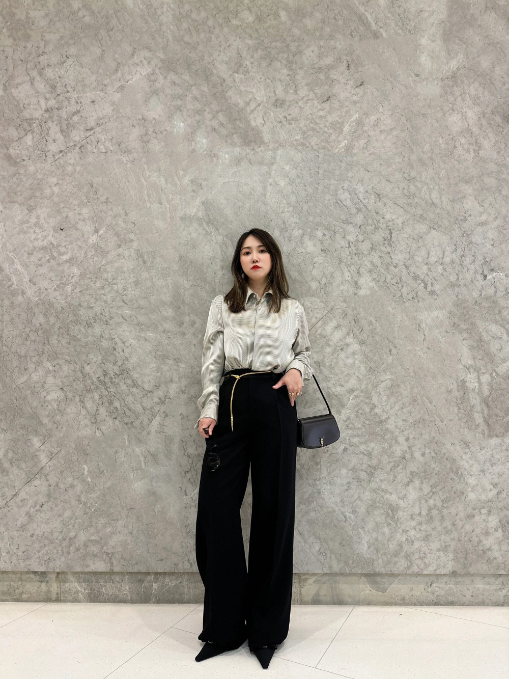 가방 모델 착용 이미지-S46L16