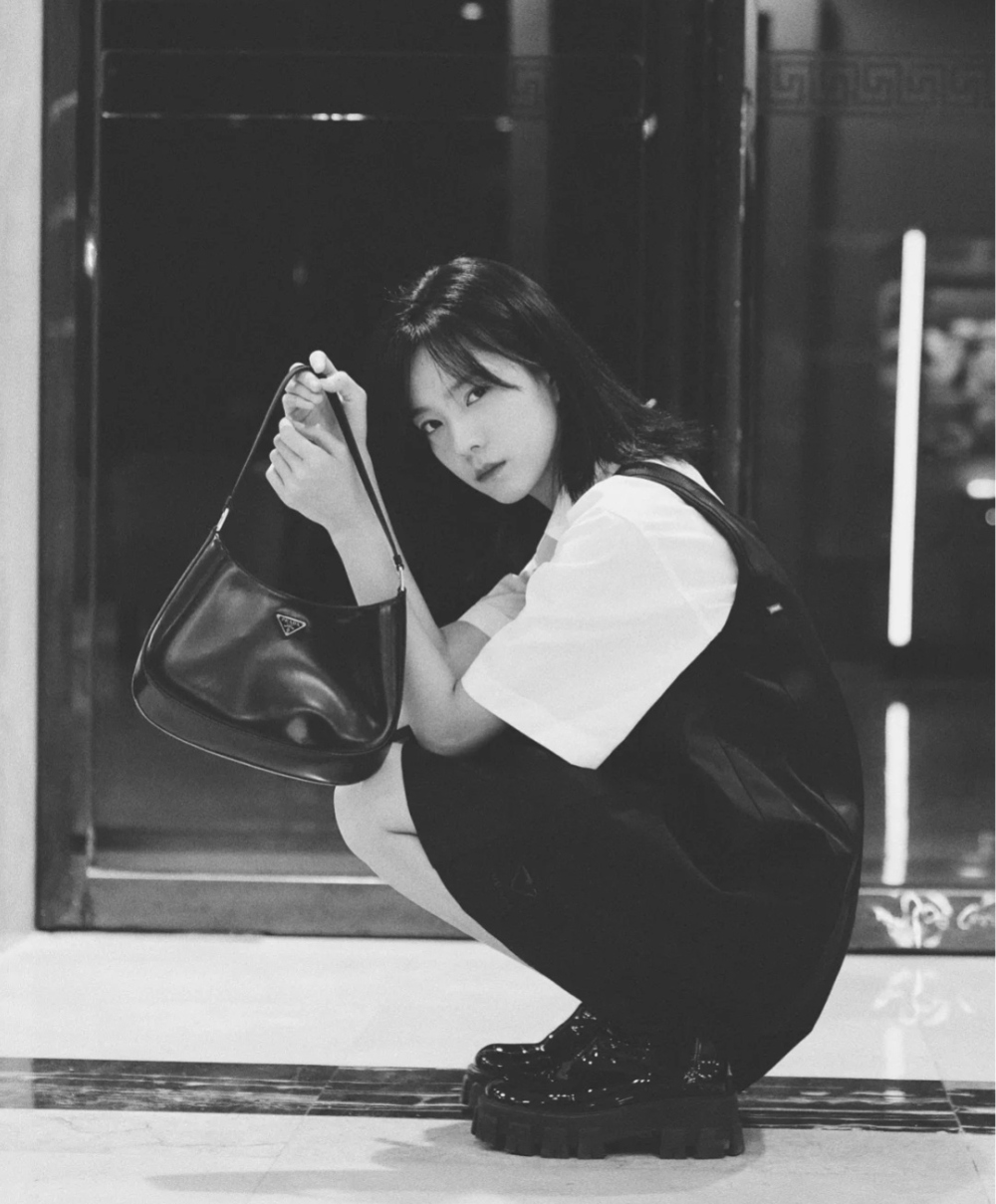 가방 모델 착용 이미지-S128L17