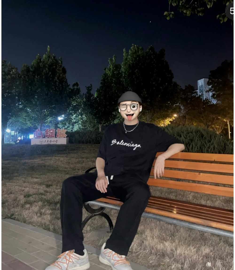 반팔 티셔츠 모델 착용 이미지-S638L7