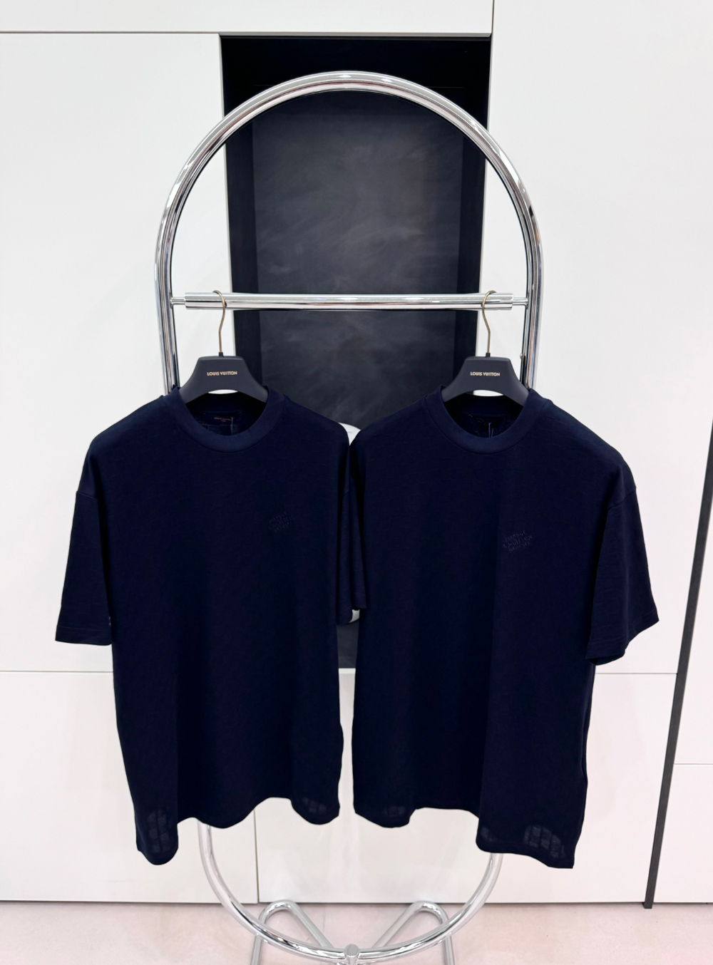 반팔 티셔츠 차콜 색상 이미지-S30L26