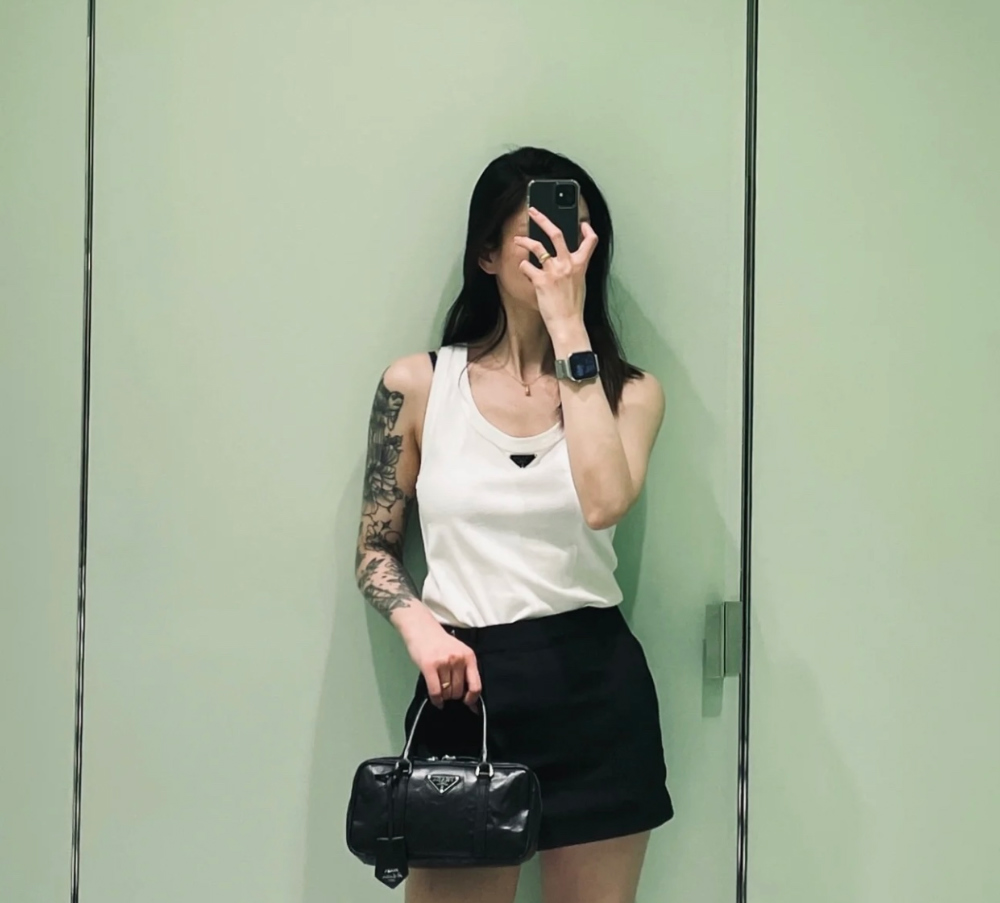 반팔 티셔츠 모델 착용 이미지-S13L7