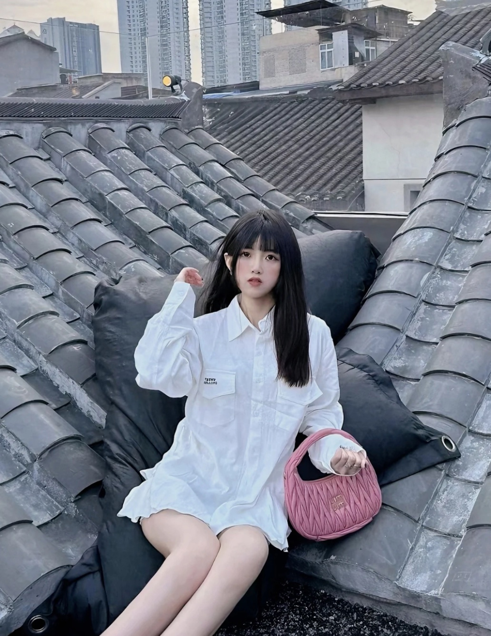 가방 모델 착용 이미지-S340L5