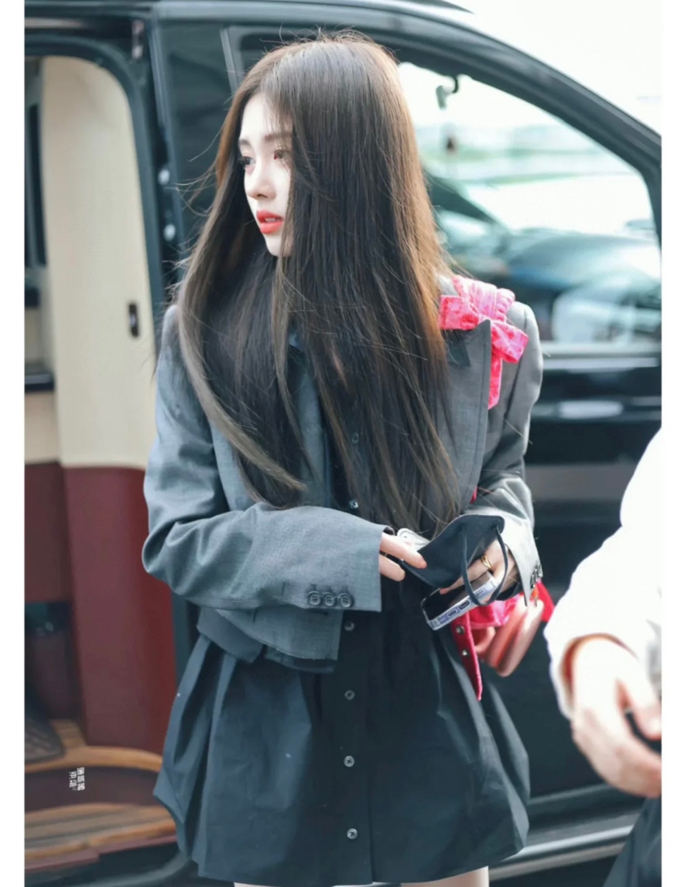 민소매 모델 착용 이미지-S158L6