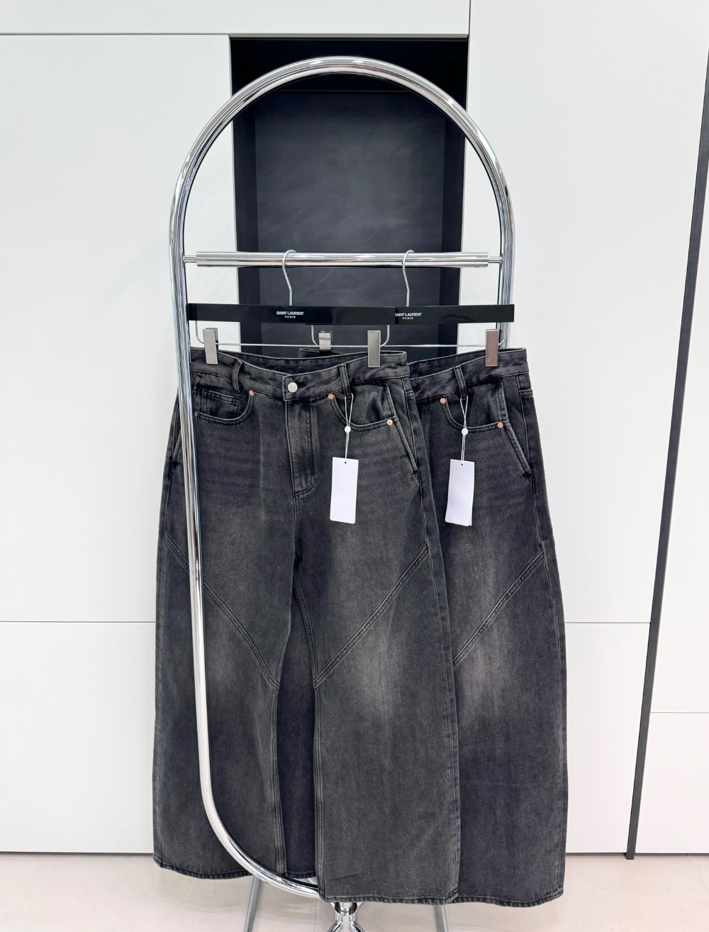 멜빵 스커트/바지 차콜 색상 이미지-S37L20