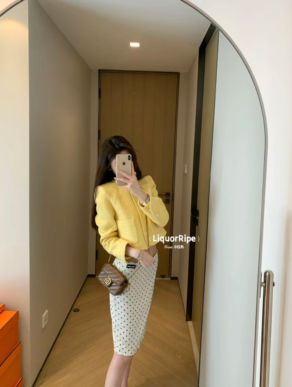 미니 스커트 모델 착용 이미지-S145L22