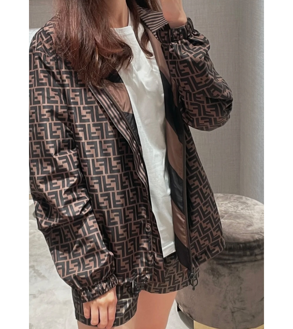 긴팔 티셔츠 모델 착용 이미지-S43L10