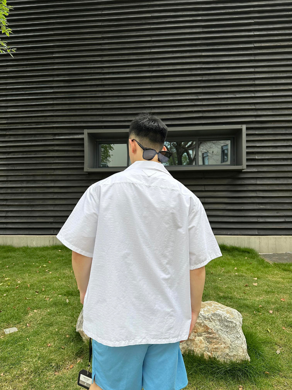 반팔 티셔츠 모델 착용 이미지-S619L15