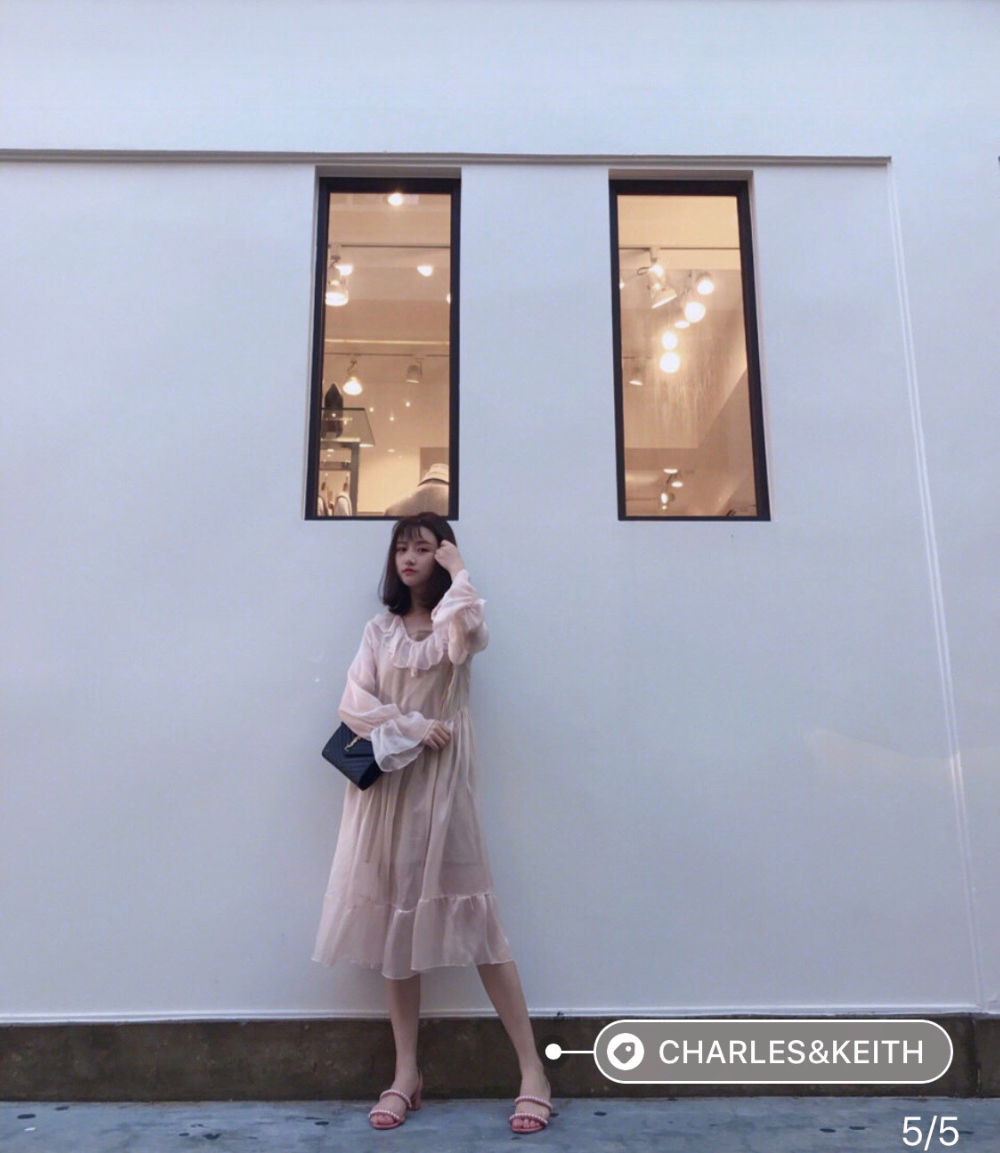 가방 모델 착용 이미지-S37L4