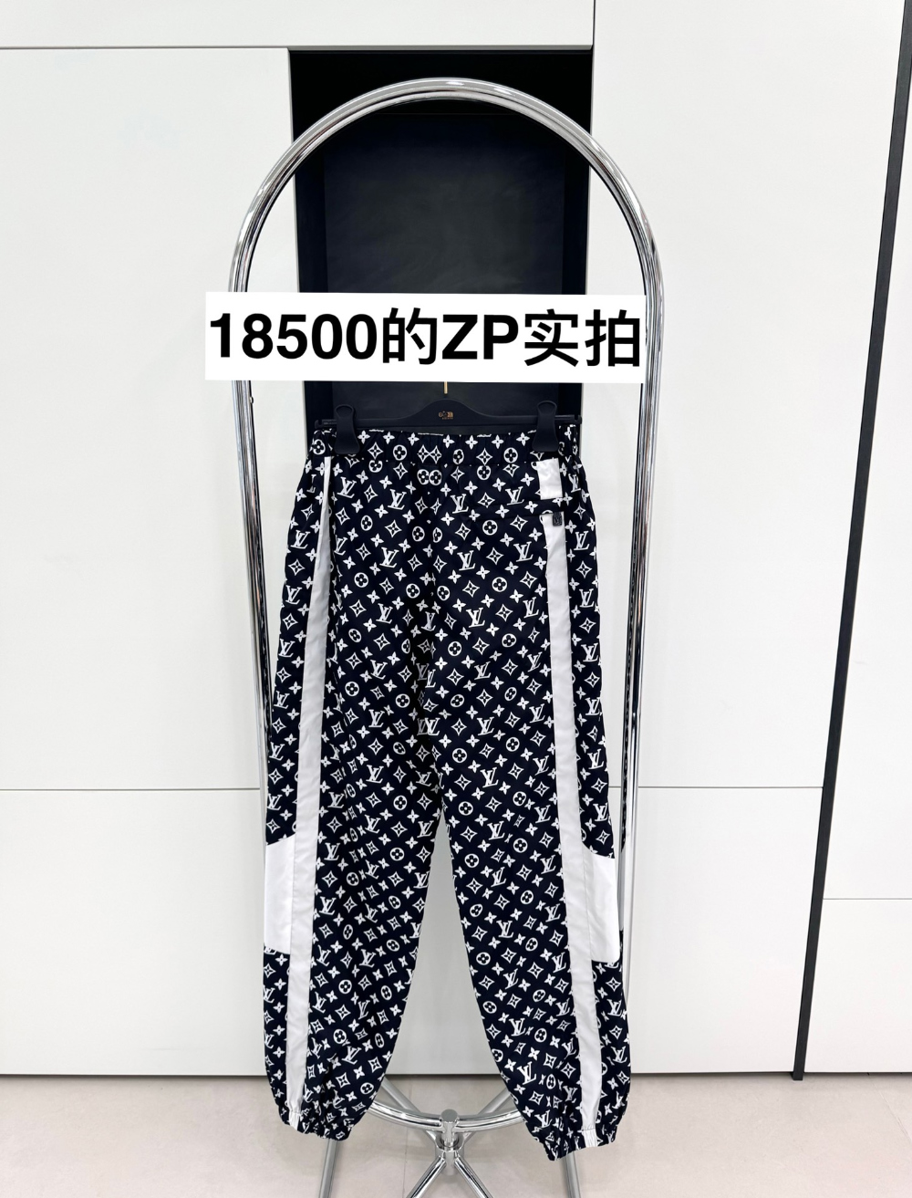 신발 차콜 색상 이미지-S116L5