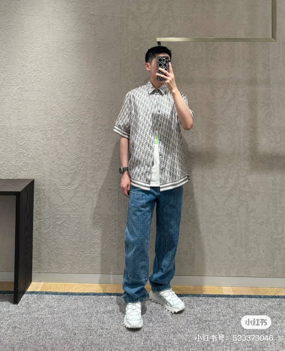 블라우스 모델 착용 이미지-S29L11