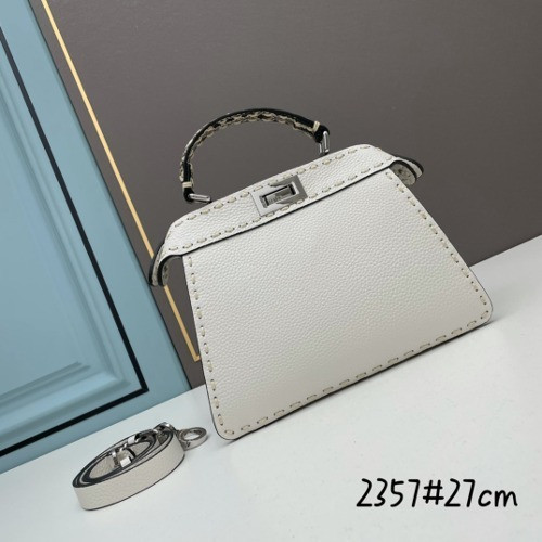 펜디 피카부 셀러리아 파이톤 핸들 27cm [화이트]