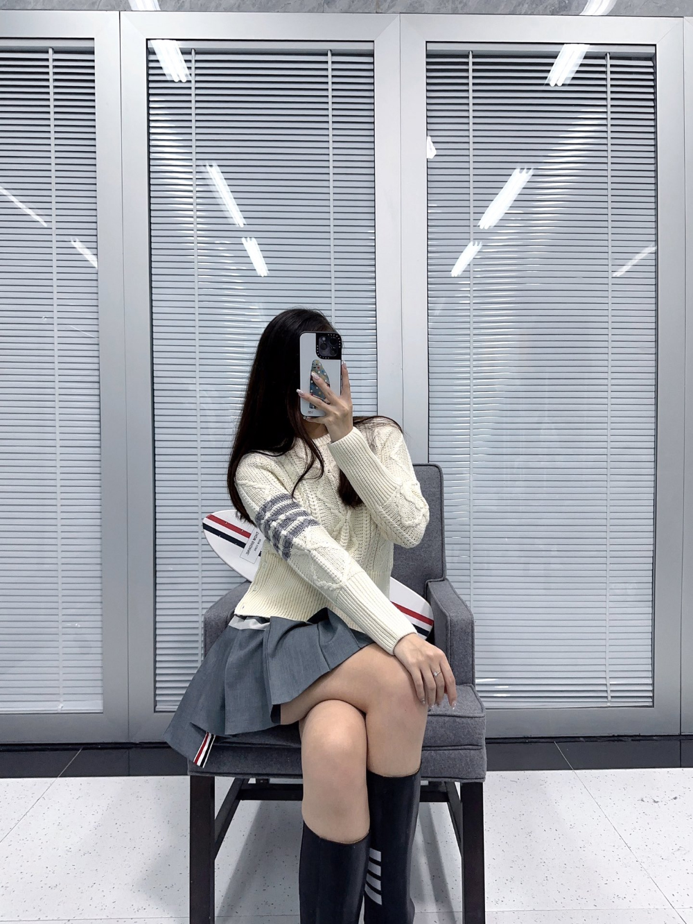 민소매 모델 착용 이미지-S23L5