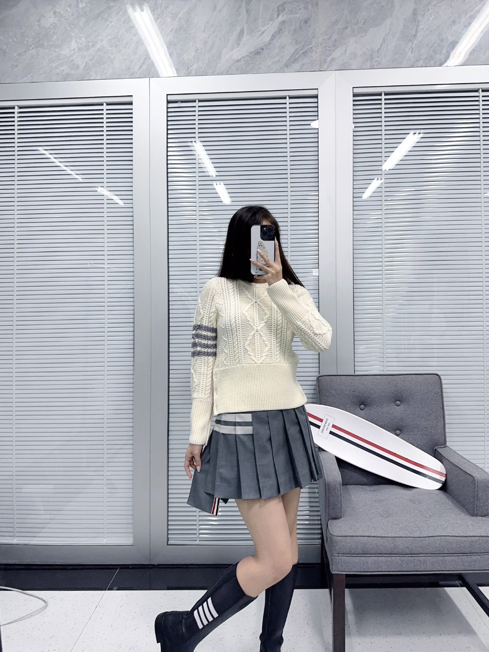민소매 모델 착용 이미지-S23L6