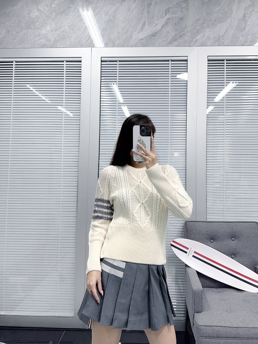 민소매 모델 착용 이미지-S23L8